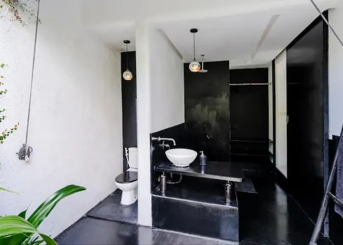 Casa vacanze With 2 Bedrooms & Private Bathrooms Near To The