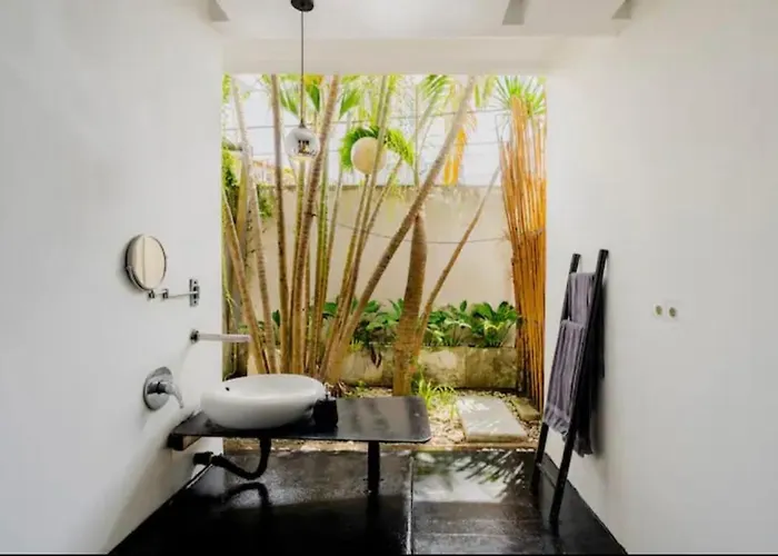 With 2 Bedrooms & Private Bathrooms Near To The Casa vacanze Seminyak