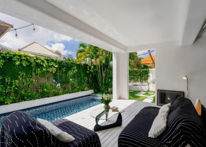 With 2 Bedrooms & Private Bathrooms Near To The Seminyak