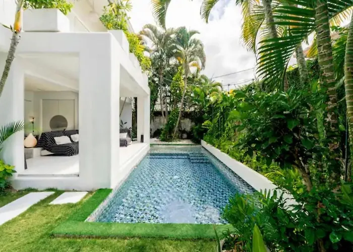 With 2 Bedrooms & Private Bathrooms Near To The * Seminyak