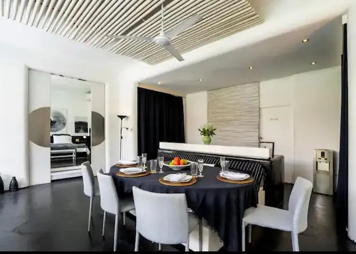 Casa vacanze With 2 Bedrooms & Private Bathrooms Near To The *
